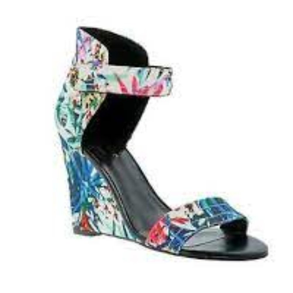 Nicole Miller Artelier Palm Beach Wedge Sandal (NWT)
